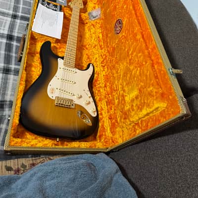 Fender 50th Anniversary American Deluxe Stratocaster 2004 - Sunburst image 2