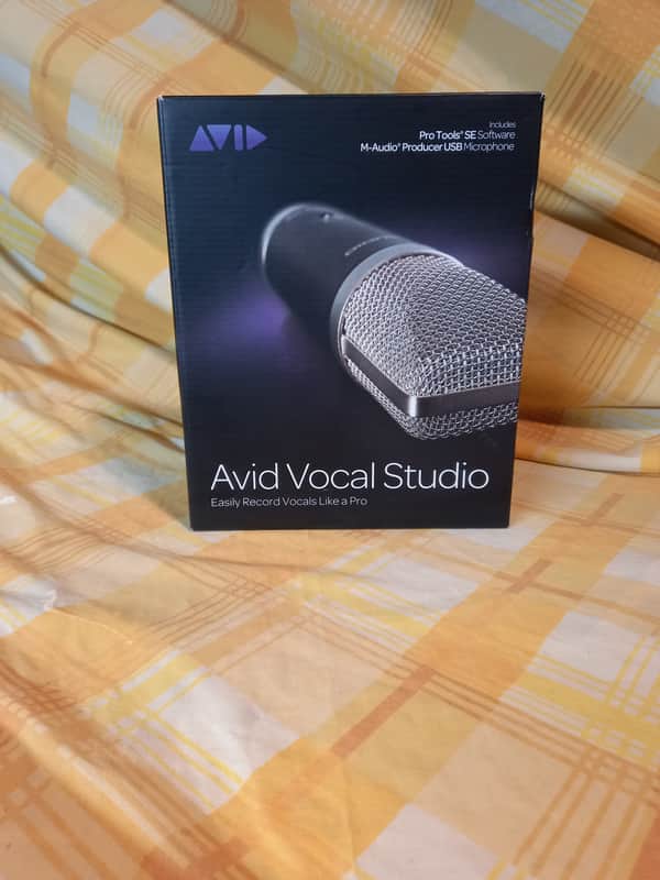 Avid Complete Vocal Studio with M-Audio USB Microphone and Pro Tools SE Recording Software image 1