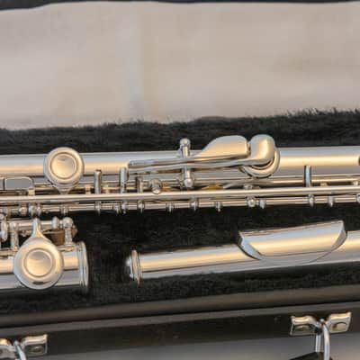 Yamaha YFL-381H Intermediate Open-hole Flute *Silver Headjoint *Made in Japan *Low-B *Cleaned & Serviced image 10