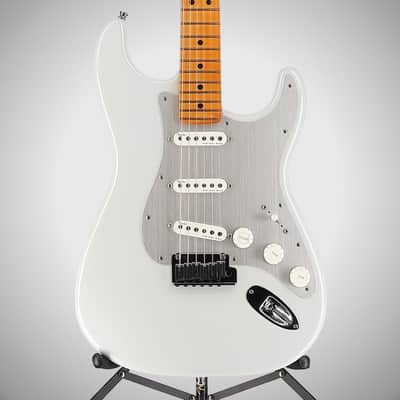 Fender American Ultra II Stratocaster with Maple Fretboard 2024 70th Ann. - Avalanche image 3