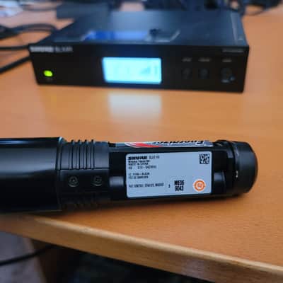 Shure BLX4R H8 Wireless Receiver 518-542 MHz w/ Handheld Mic image 9