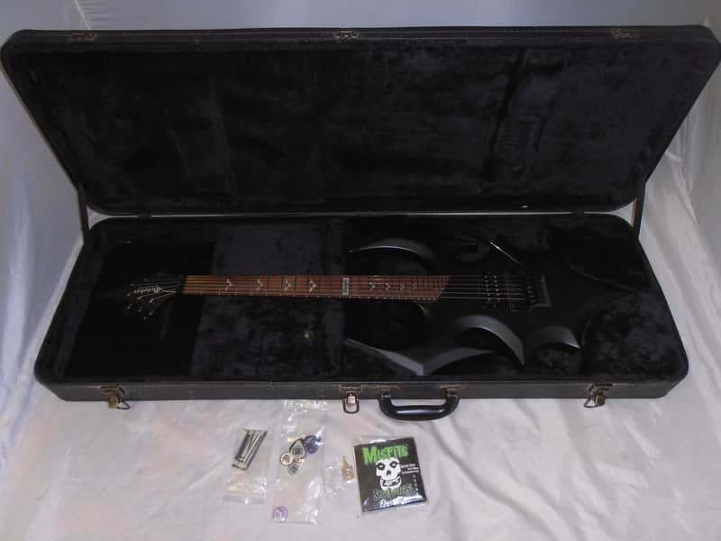Real 2010 October Annihilator Pre Oktober with OHSC, excellent! image 1
