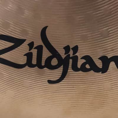 Zildjian 18" ZBT Crash Cymbal image 8