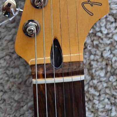 Mint Fender Player II Stratocaster, Rosewood Fingerboard, 3 Color Sunburst - MIM image 8