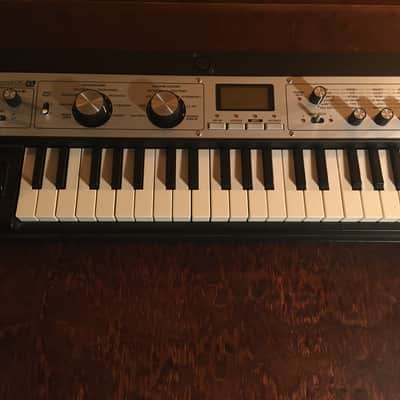 Korg microKORG XL+ 37-Key Synthesizer/Vocoder 2012 - 2019 - Black