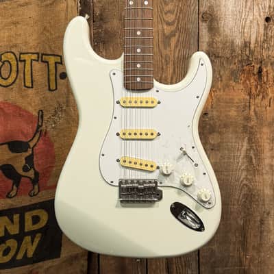 Squier Wayne's World Stratocaster 1992 - Arctic White image 1