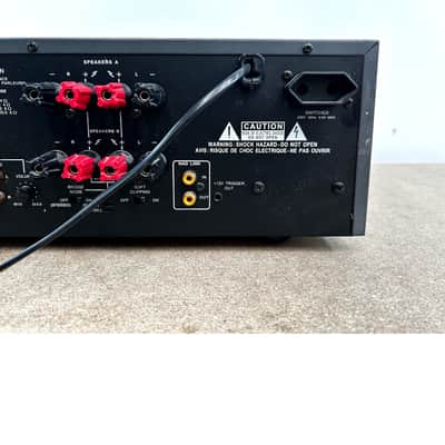 NAD C 370 - HI-FI Amplifier - Poor image 5