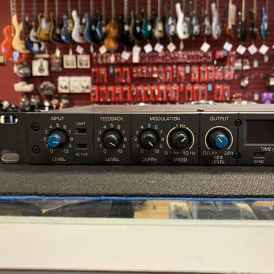 Peavey PEP 4530 Programable Effects Processor w/Operating Guide image 2