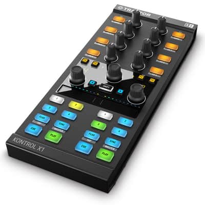 Native Instruments Traktor Kontrol Z1 and X1 mk2 Bundle image 2