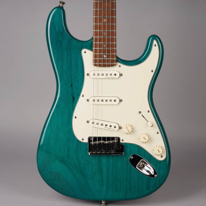 Fender American Deluxe Stratocaster 1999 - 2003 | Reverb Canada
