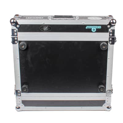 Eden - WT1205 Hybrid Bass Amp - w/ Road Case USED image 8