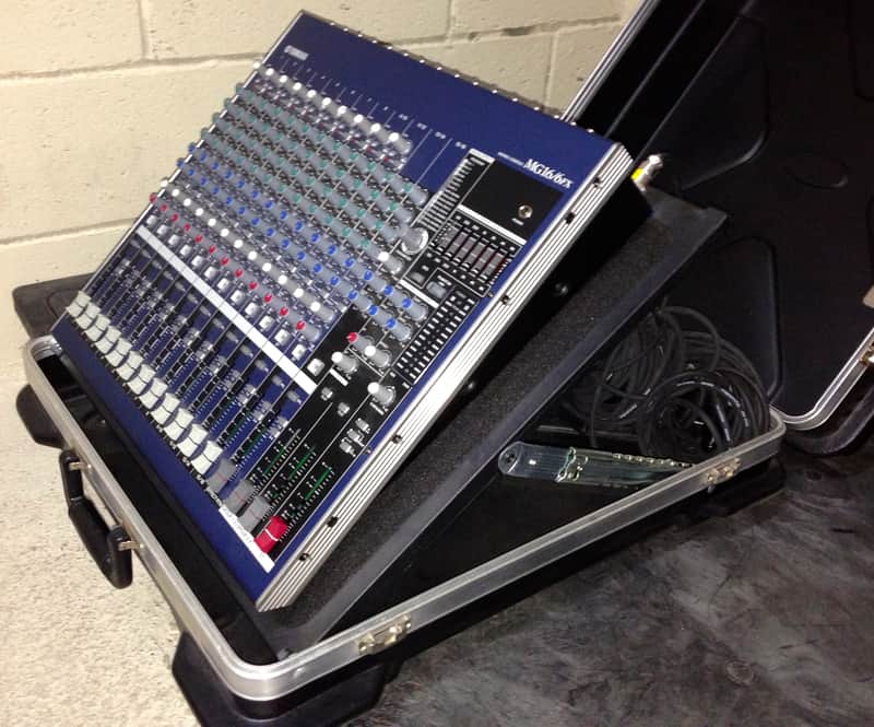 Yamaha MG16/6FX 16 Channel Analog Mixing Console w/Effects & SKB