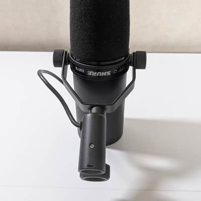 Authentic Shure SM7B Dynamic Microphone Cardiod Black Complete with Accessories image 4