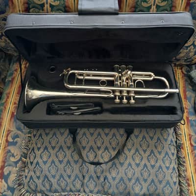 Very Nice Bach Stradivarius Model 37 Trumpet with Case image 7