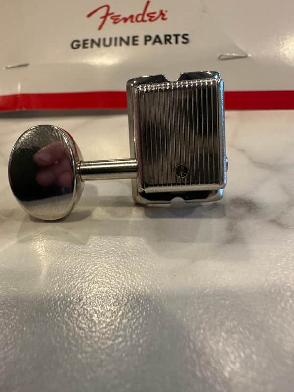 Single Fender Vintage Tuning Machine Replacement image 1