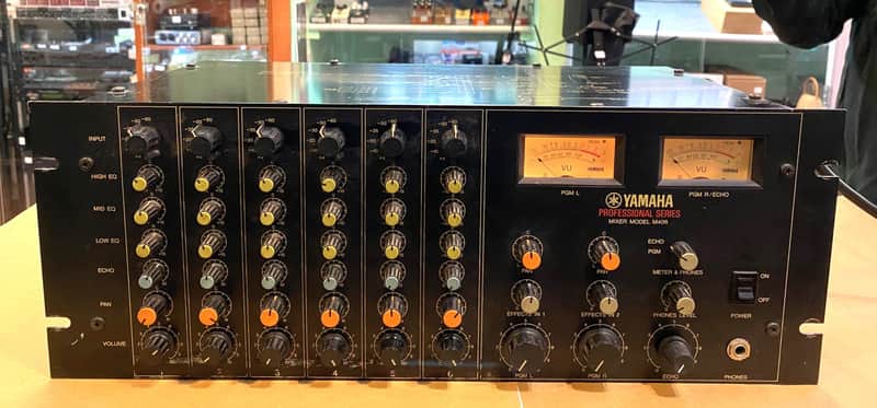 Yamaha M406 Professional Series 6-Channel Rackmount Mixer 1980s