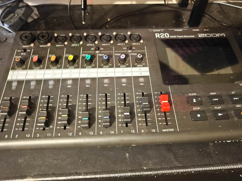 Zoom R20 Multitrack Recorder 2021 - Present - Black image 1