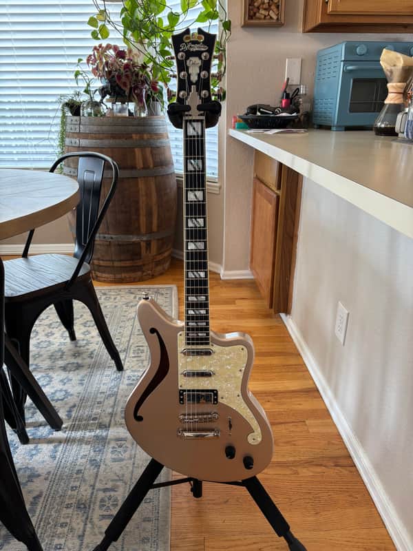 D'Angelico Deluxe Bedford SH 2021 - Present - Desert Gold image 1