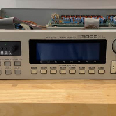 Akai S3000XL MIDI Stereo Digital Sampler 1996 - White