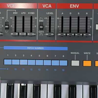 Roland JUNO-106 Programmable Polyphonic Synthesizer in Excellent condition image 6
