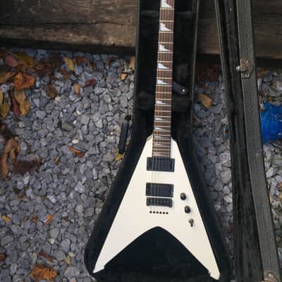 Ibanez VBT700 with case image 1