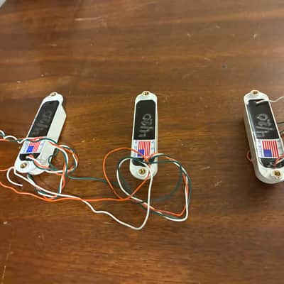 Fender 099-2000-000 FLS Stratocaster Lace Sensor Gold Pickup 2010s - White image 3