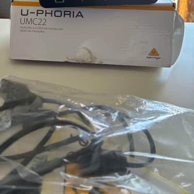 Behringer U-Phoria UMC22 USB Audio Interface 2013 - Present - Black image 4
