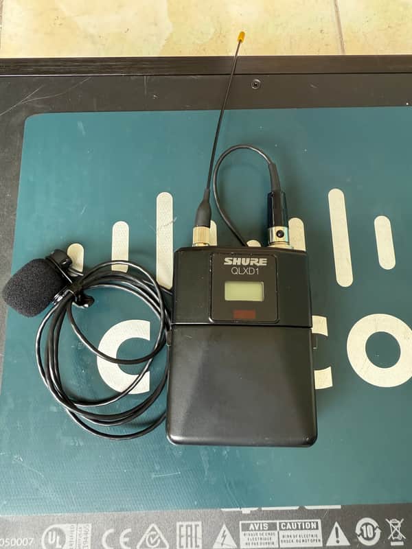 Shure QLXD1 H50 Bodypack Transmitter with Lavalier Microphone, worldwide shipping image 1