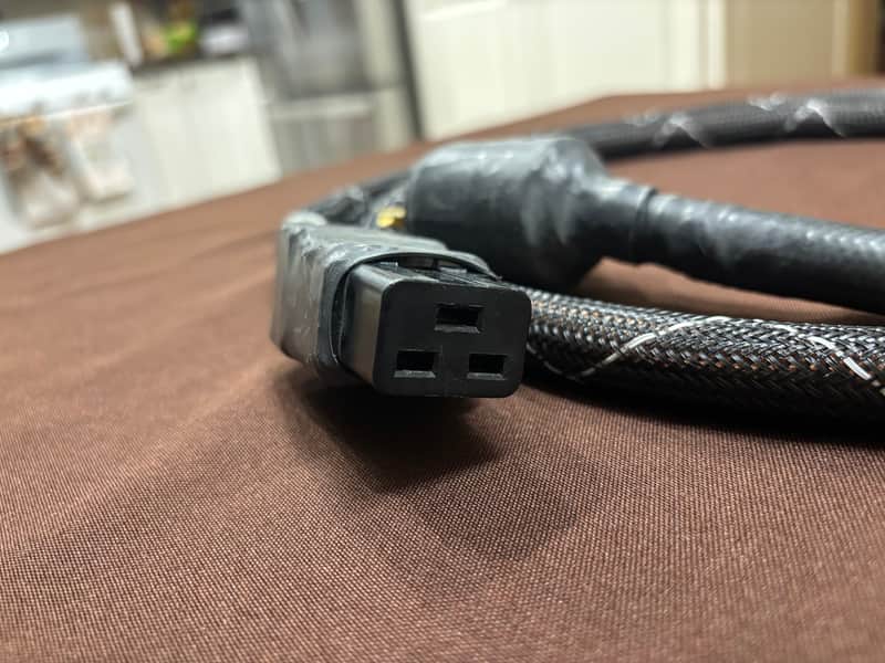 Balanced Power Technologies BPT L-9 Super Shielded 20 Amp power cord, 9 AWG, 6 ft — Reference-Level AC Cable image 1