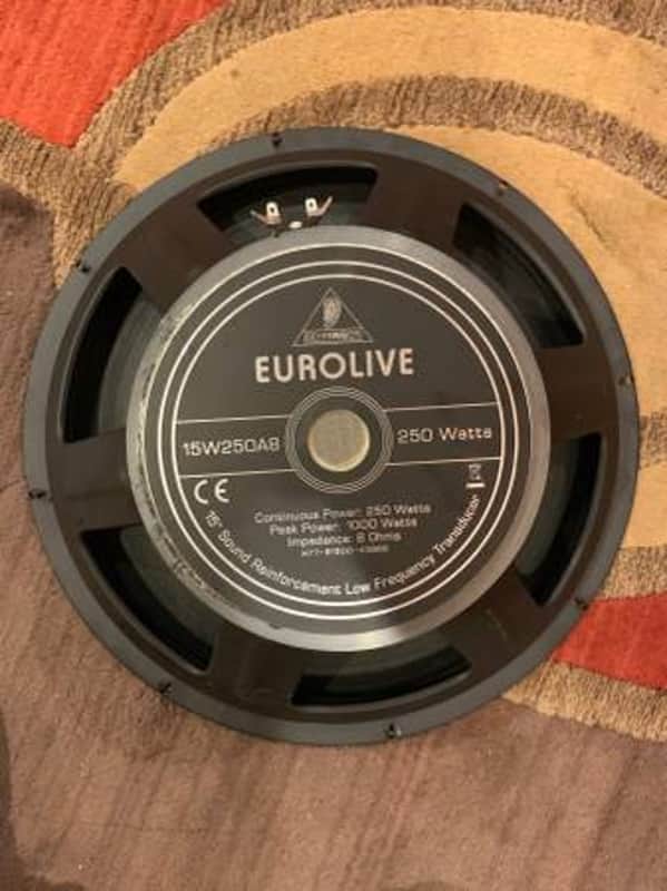 Behringer Eurolive 15W250A8 15