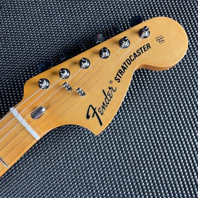 Fender Vintera II '70s Stratocaster, Maple Fingerboard- 3-Color Sunburst (MX23078543) image 8