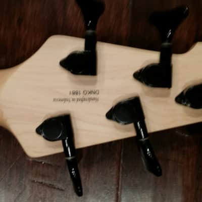 Peavey Millenium 5 String Bass 2000 Blue Burst image 9