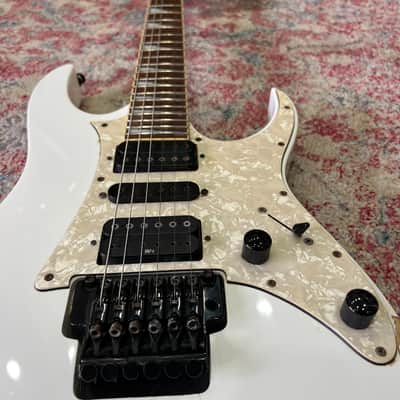 Ibanez RG 350 DX Series 2006 - White image 4