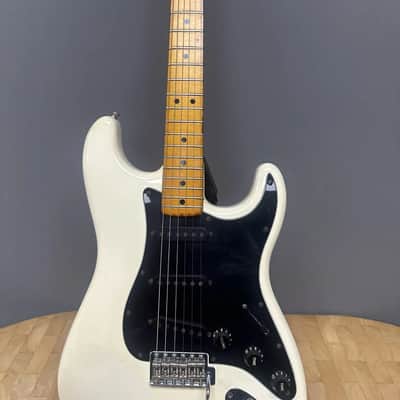 Fender Stratocaster 1976 Olympic White image 2