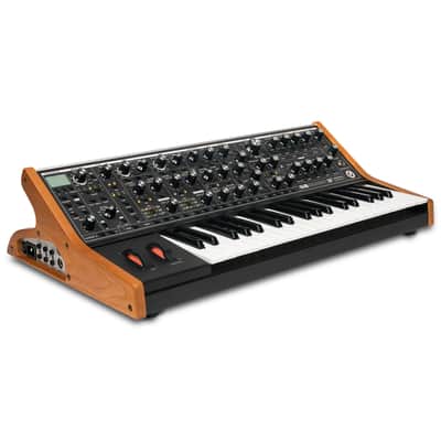 Moog Subsequent 37 (Paraphonic Analog Synthesizer)