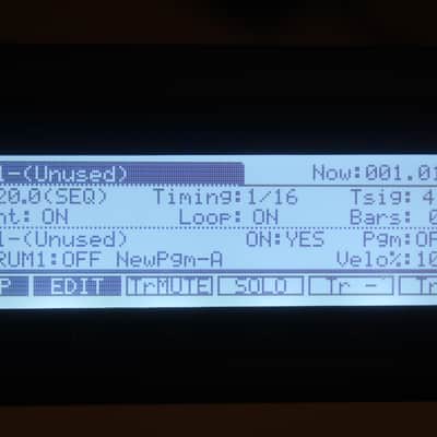 Akai MPC2000XL MIDI Production Center 2000 - 2005 - Grey image 4