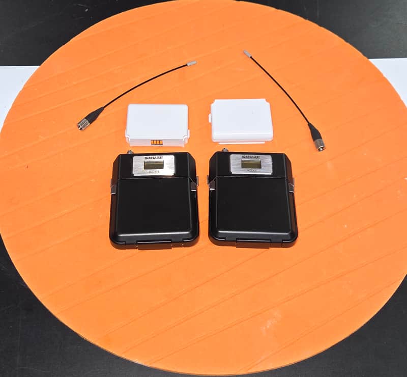 Two (2) Shure ADX1 Digital Wireless Bodypack Transmitters with LEMO3 (G57: 470 to 608 MHz) imagen 1