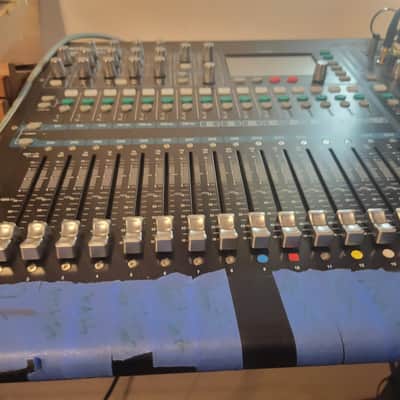 Allen & Heath QU-16 16-Channel Digital Mixer 2013 - Present - Black image 2
