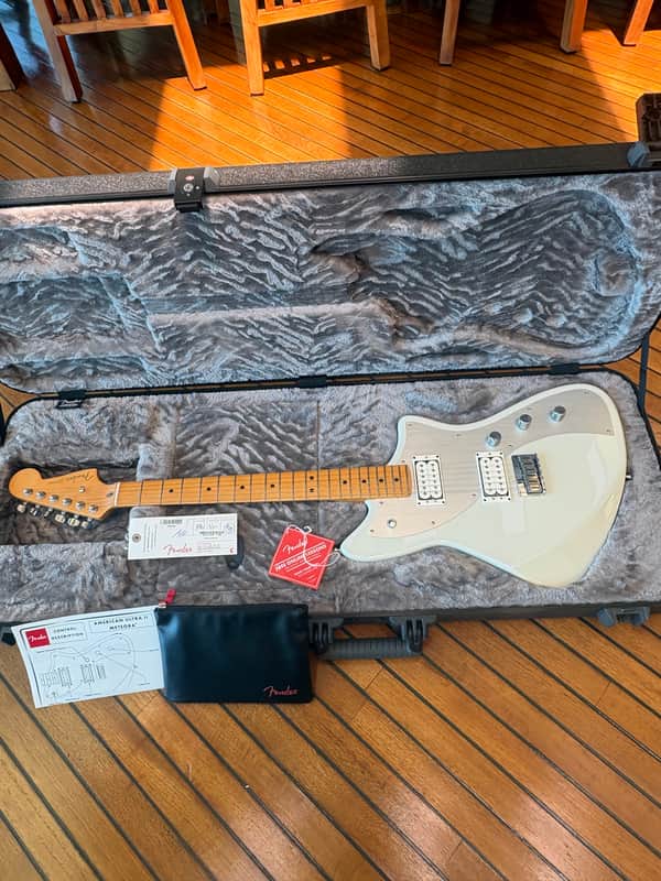 Fender American Ultra II Meteora with Maple Fretboard 2024 - Present - Avalanche image 1
