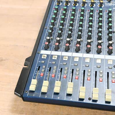 Yamaha MG166CX-USB 16-Channel 4-Bus Rack-Mountable Mixer with USB CG0142P image 4