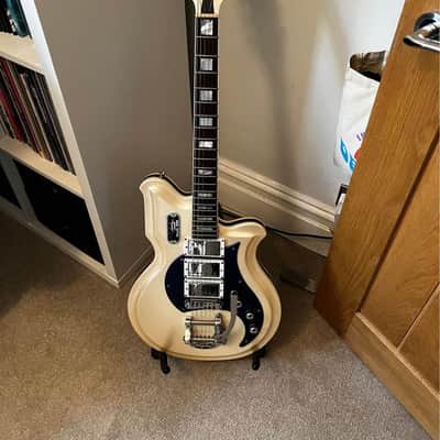 Farida Freddie Cowan from  “The Vaccines” Signature 2013 - Pearl White image 2