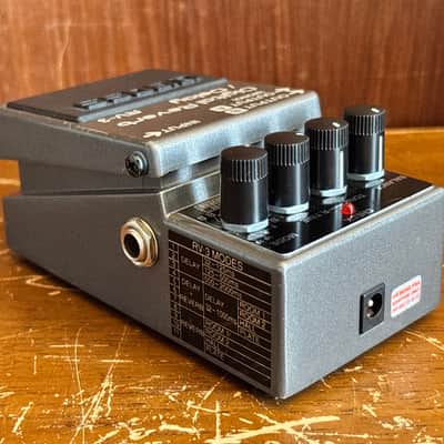 Boss RV-3 RV 3 Digital Reverb/Delay Guitar Effect Pedal w/ box image 4