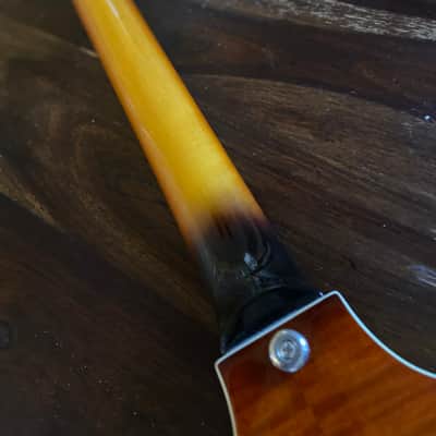 Rogue Violin Beatle Bass 2000 - Sunburst image 7
