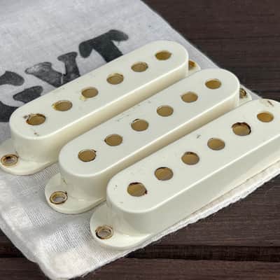 Pre cbs Nylon Pickup cover for Stratocaster®️ correct tool marks Vintage white aged image 1