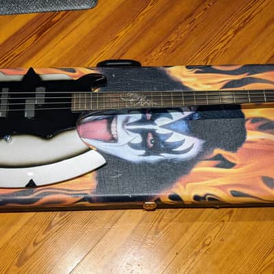 Cort 2010 Gene Simmons AXE Neckthrough, EMG Active Pickups KISS Bass Guitar w/OHSC, RARE! image 9