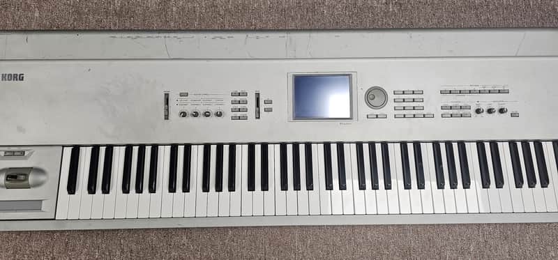 Korg Triton Pro X 88-Key 62-Voice Polyphonic Workstation 1999 - 2000 - Silver image 1