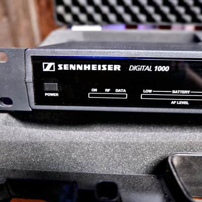 Sennheiser Digital 1000 Wireless Guitar System w/ Hard Case image 4