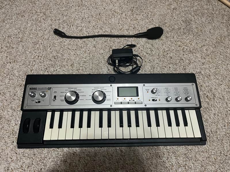 Korg MicroKORG XL 37-Key Synthesizer/Vocoder 2010s - Black image 1