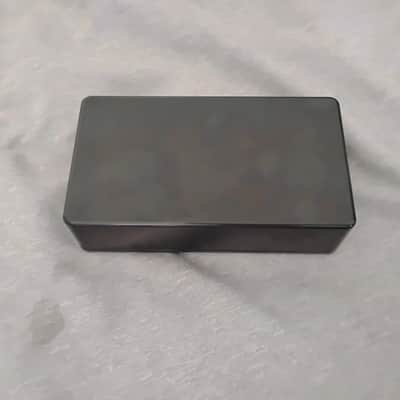 MIDI Solutions MIDI Solutions MultiVoltage Thru 1-in 2-out MIDI Through Box 2000’s - Black image 4