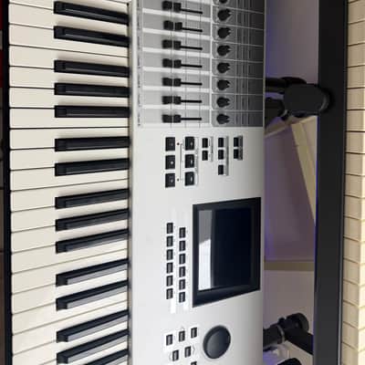 Yamaha Motif XF 6 Production Synthesizer White Used image 3